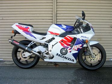 JAN 4521717000665 ヤマモトレーシング 90’～ CBR250RR SPEC-A SUS 4-1 ケブラー JMCAプレート付き 品番:10252-11SKB 2、3週間 株式会社ヤマモトエンジニアリング 車用品・バイク用品 画像