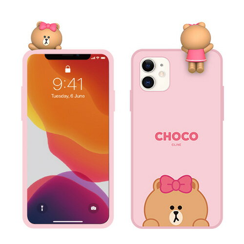 JAN 4570047540273 LINE FRIENDS iPhone 12 mini用フィギュア付きカラーソフトケース SNEAK PEEK CHOCO KCE-CSB029 株式会社ロア・インターナショナル スマートフォン・タブレット 画像